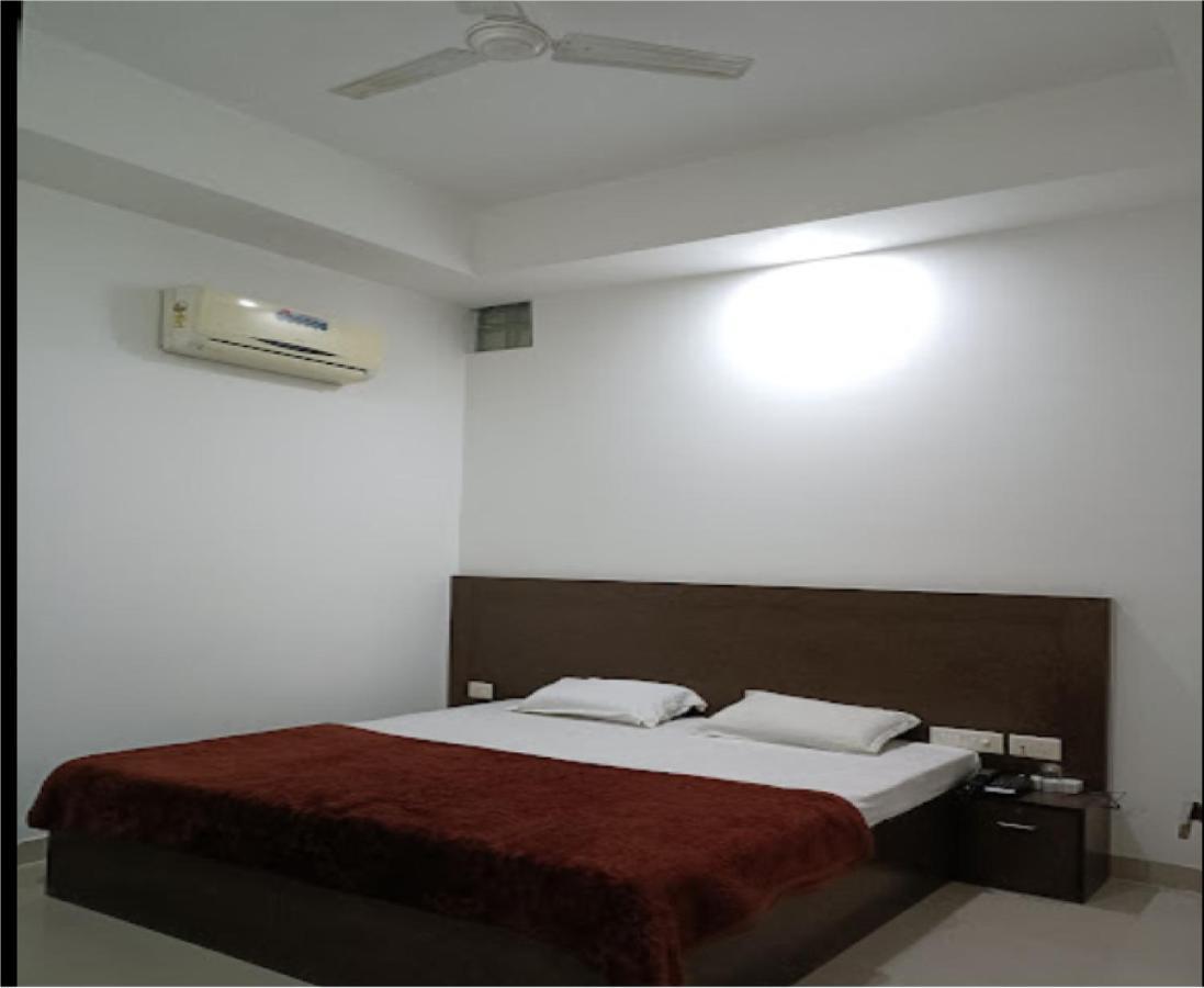 Supreme Guest House By Wb Inn Agra  Exterior photo